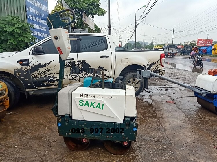 Máy lu dắt tay Sakai