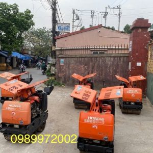máy lu dắt tay Hitachi