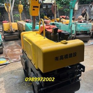 Máy lu dắt tay Sakai HS65st