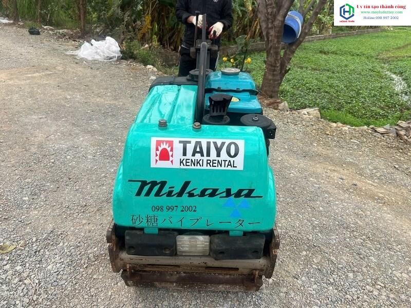 giá máy lu dắt tay mikasa