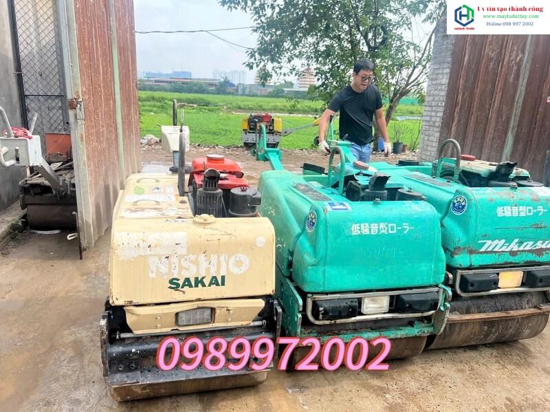 máy lu đất chạy dầu